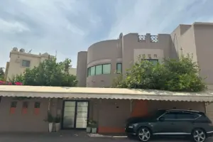Spacious Elegant Villa in Hamad Town