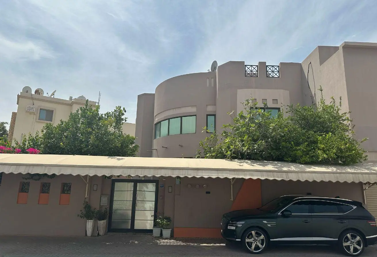 Spacious Elegant Villa in Hamad Town