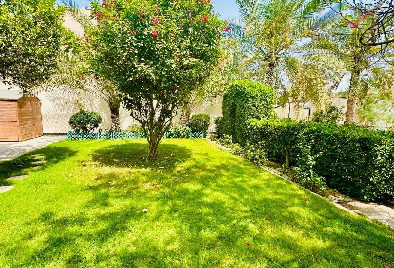 Double Plot Villas with Pool for Sale in Prime Saar Location