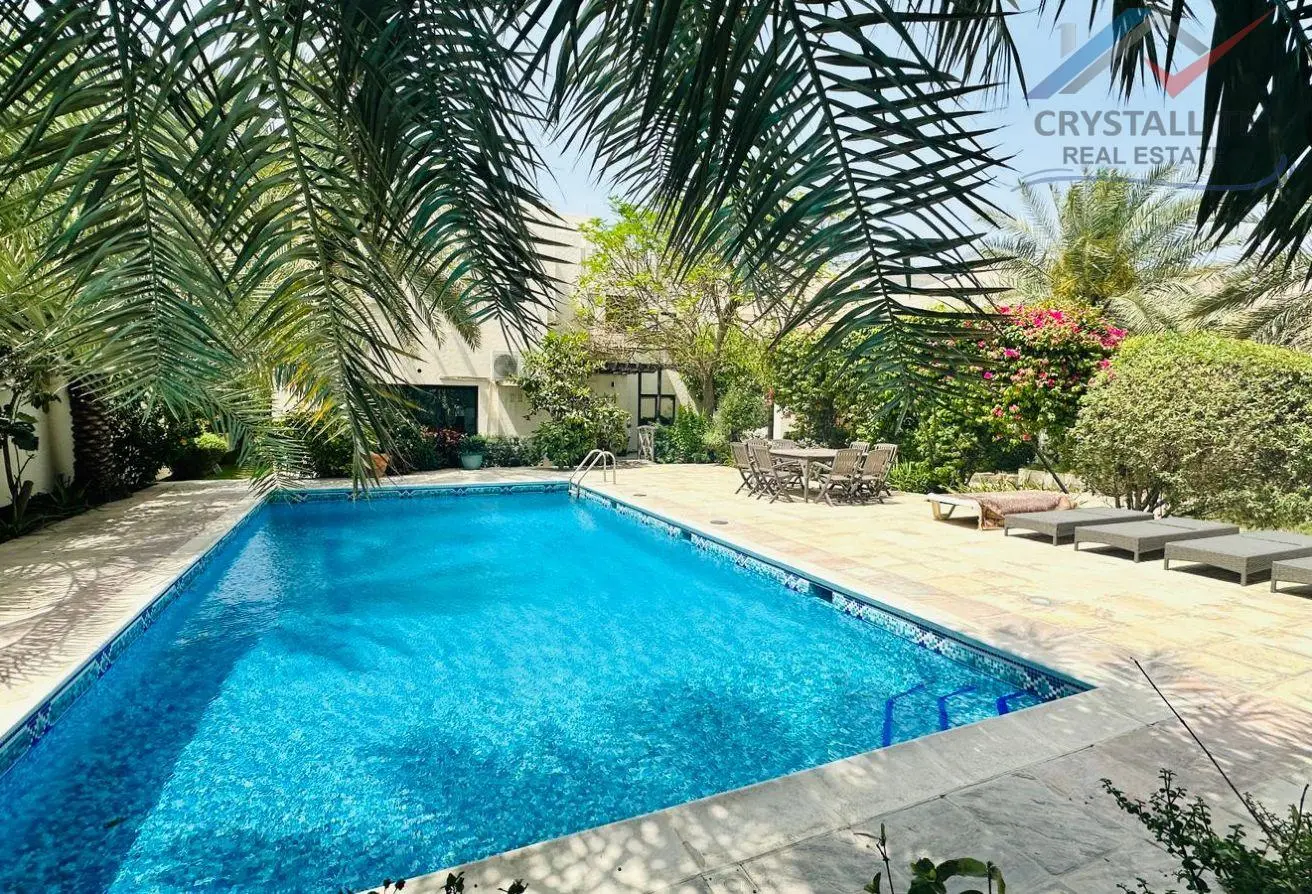 Double Plot Villas with Pool for Sale in Prime Saar Location