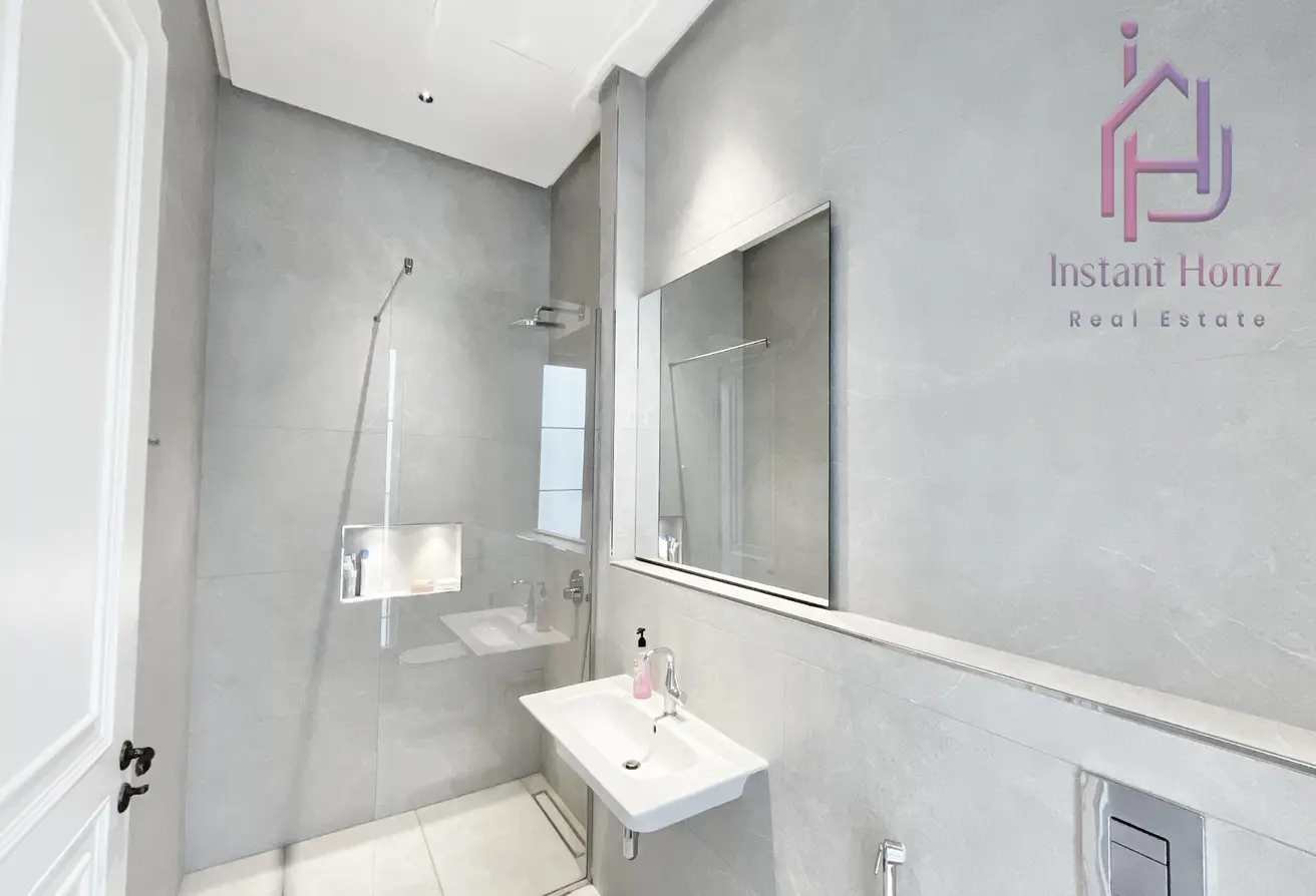 5BHK Corner Villa for Sale | Luxury Home in Tubli