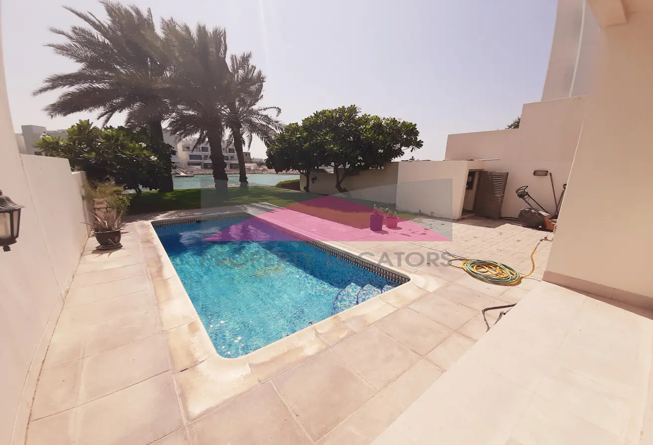 Luxurious Villa for Sale: Private Pool, Prime Location on White Sandy Beach – Tala Island
