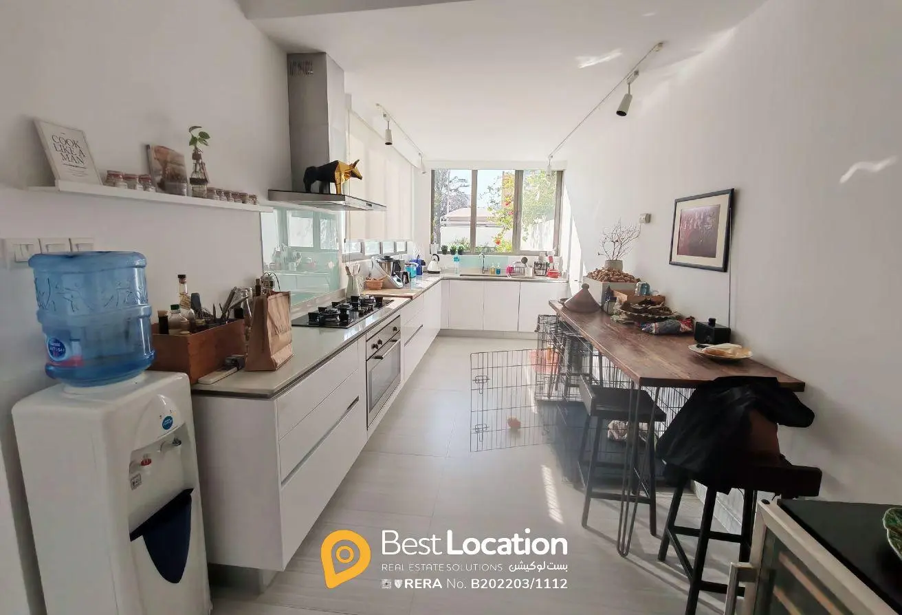 Modern Villas for Sale in Amwaj Marina – Prime Location