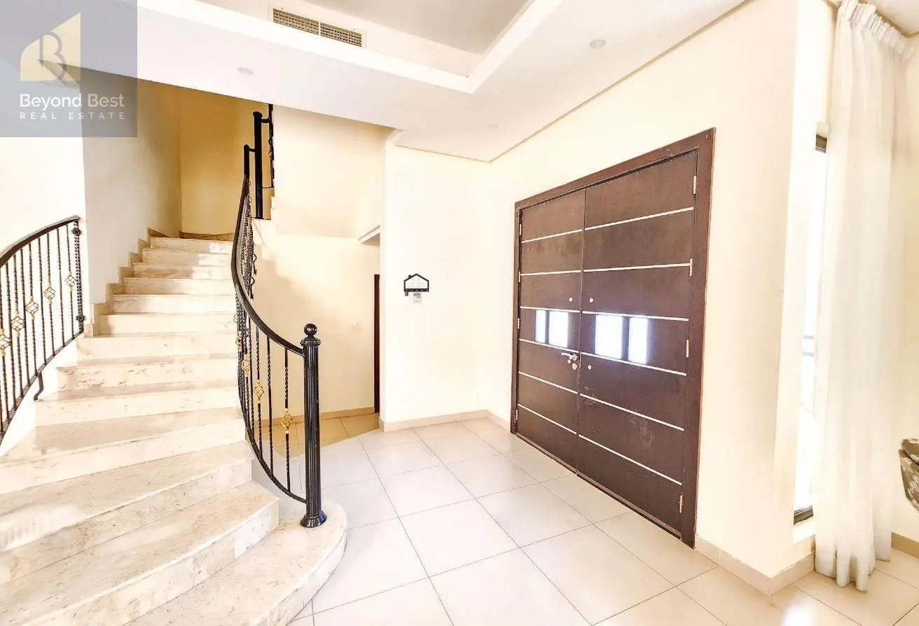 Bright & Modern Furnished Villa with Pool