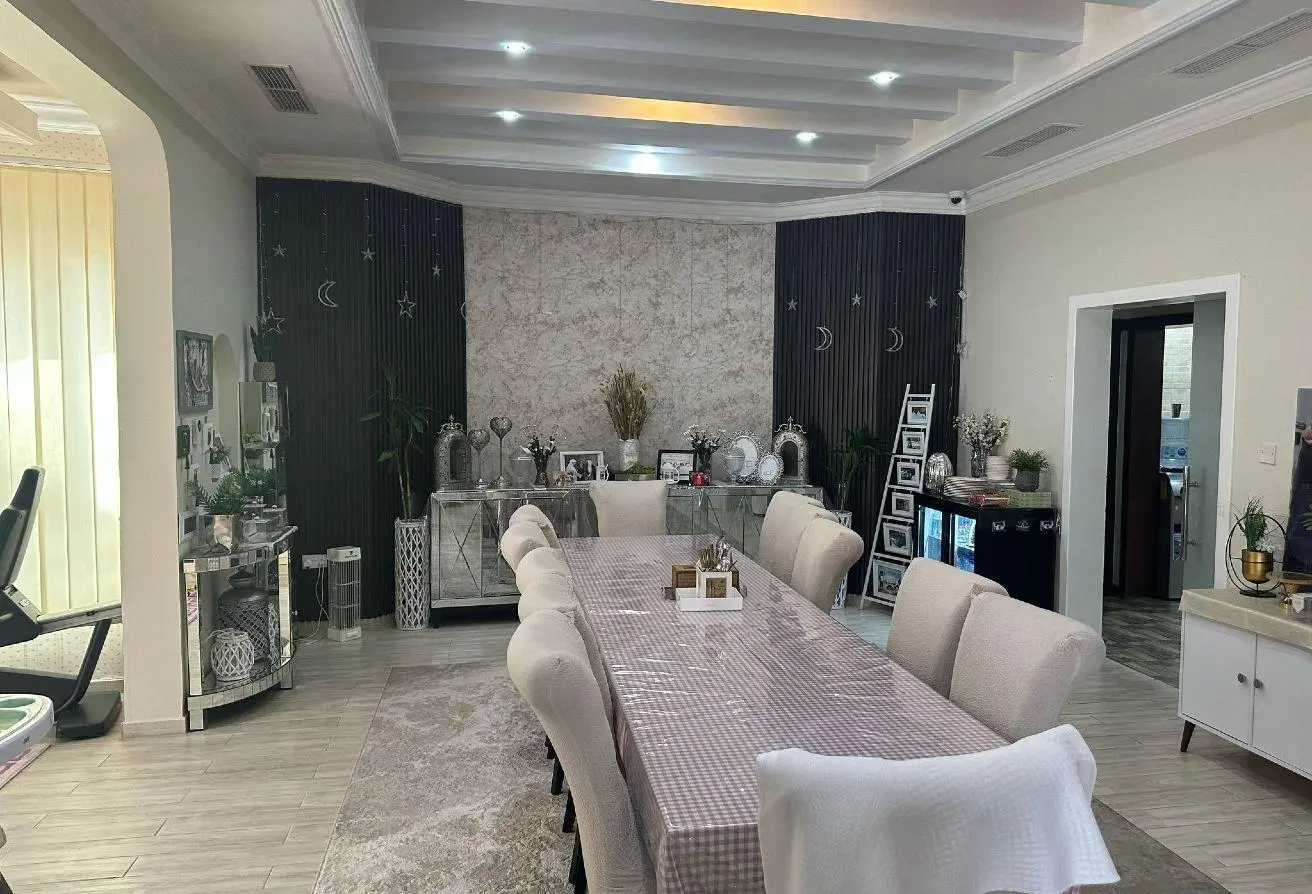 Spacious Elegant Villa in Hamad Town