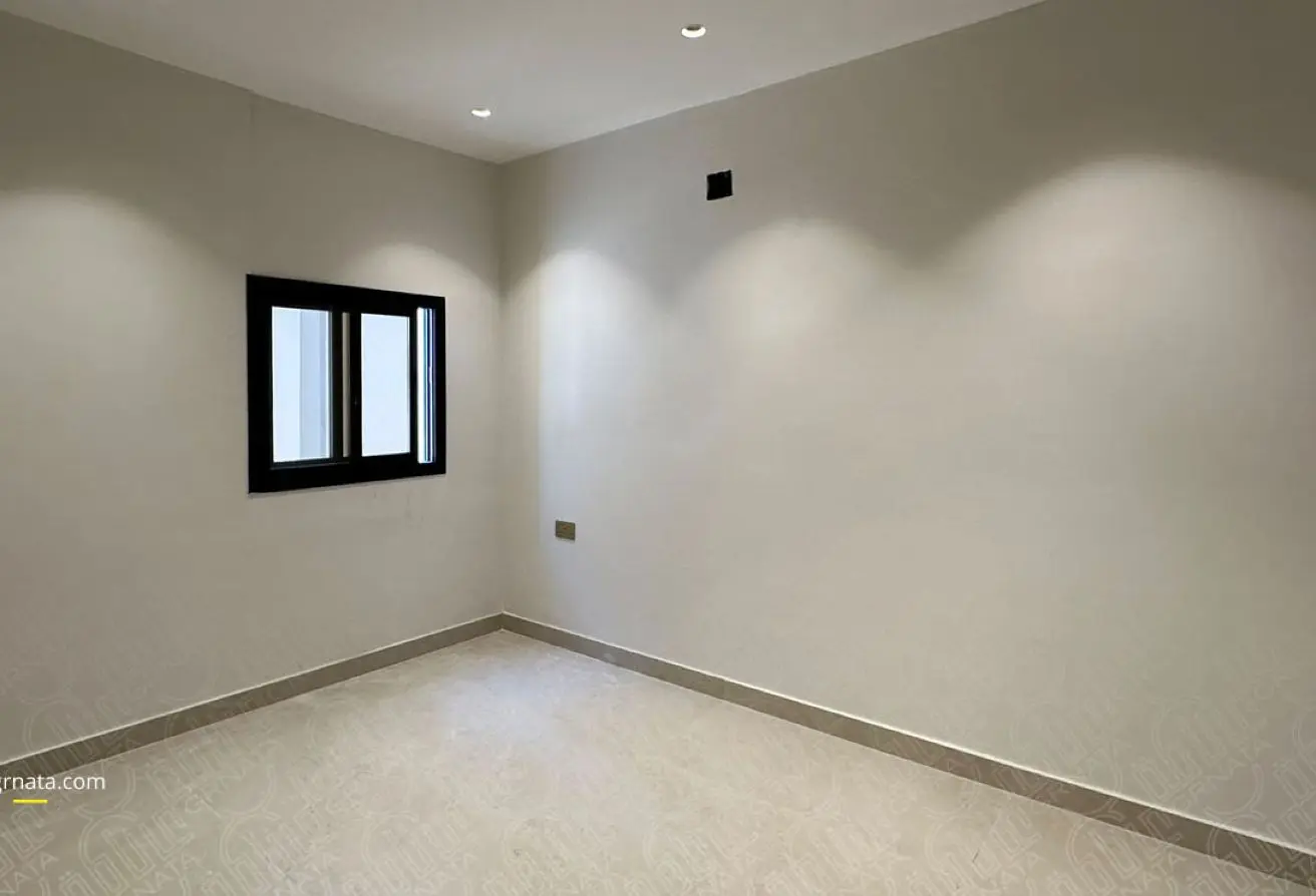 4-Bedroom Villa for Sale in Isa Town