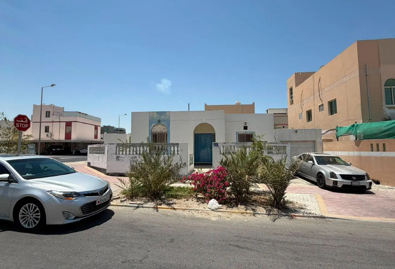 فلل ساحرة للبيع في موقع متميز بمدينة حمد – دوار 19
