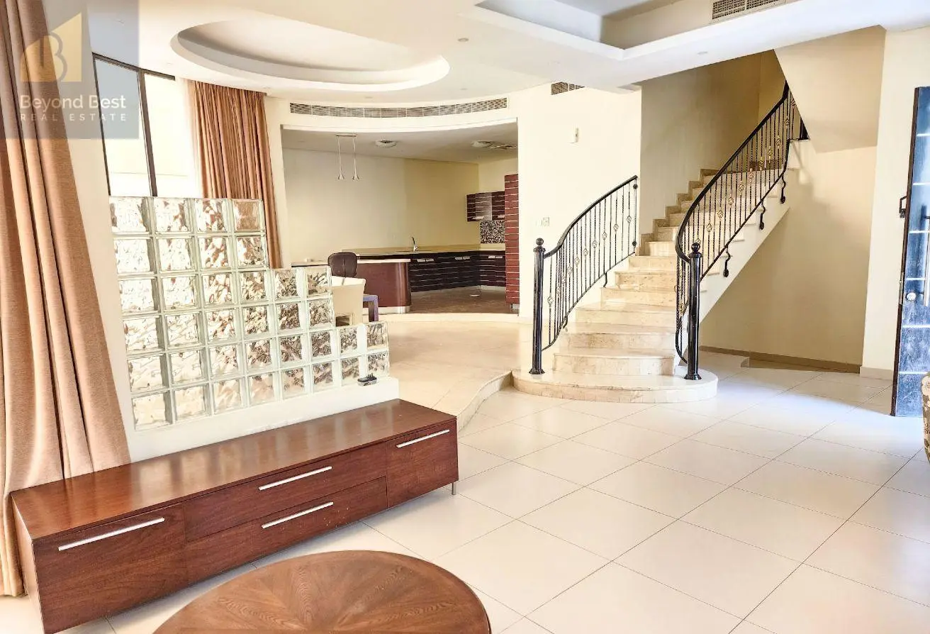Bright & Modern Furnished Villa with Pool
