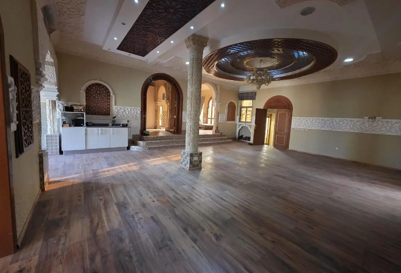 Luxury Classic-Style Villa for Sale in Saar/Shakhura – Exquisite Shakhura Real Estate Opportunity
