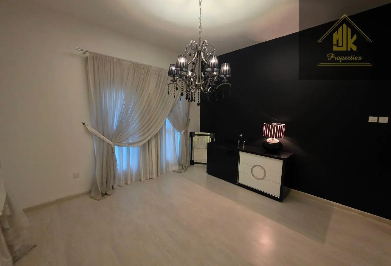 Villas for Sale in Janabiya – Spacious and Luxurious