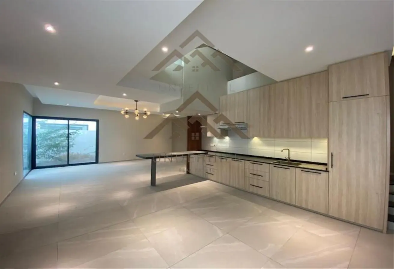 Luxurious Modern Villa for Sale in Saar Saraya 1