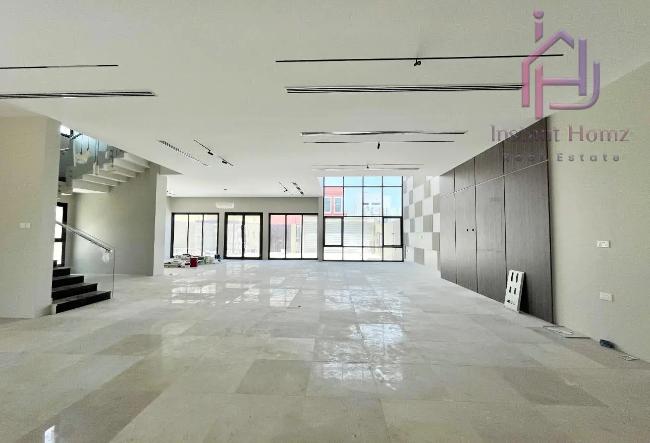 Luxury Villa for Sale in Al Janabiya, Beautiful Design
