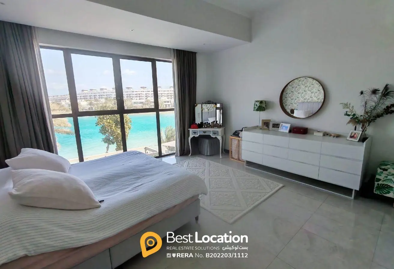 Modern Villas for Sale in Amwaj Marina – Prime Location