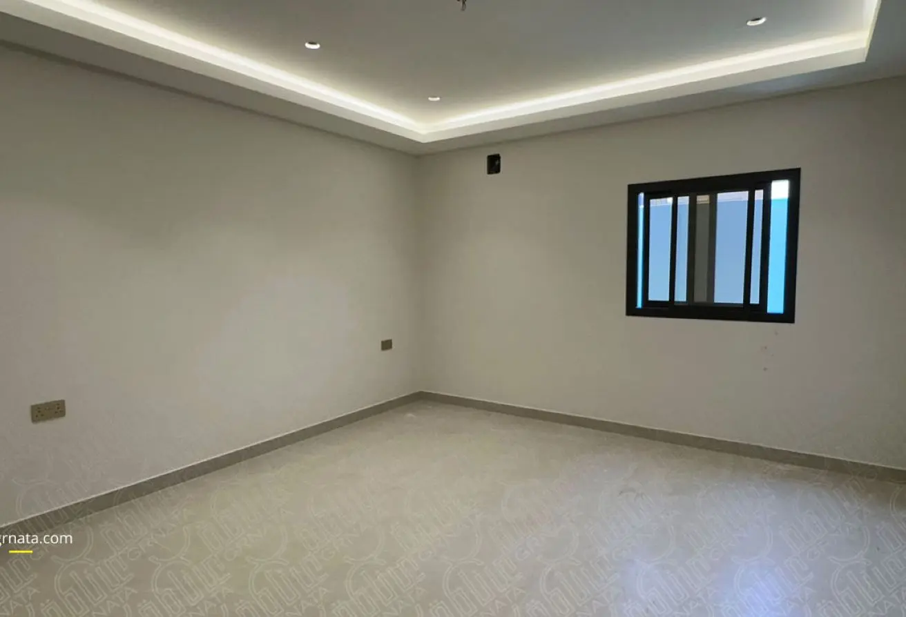4-Bedroom Villa for Sale in Isa Town