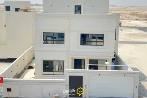 فيلا عصرية رائعة من 4 غرف نوم للبيع في مجتمع رأس حيان المرموق