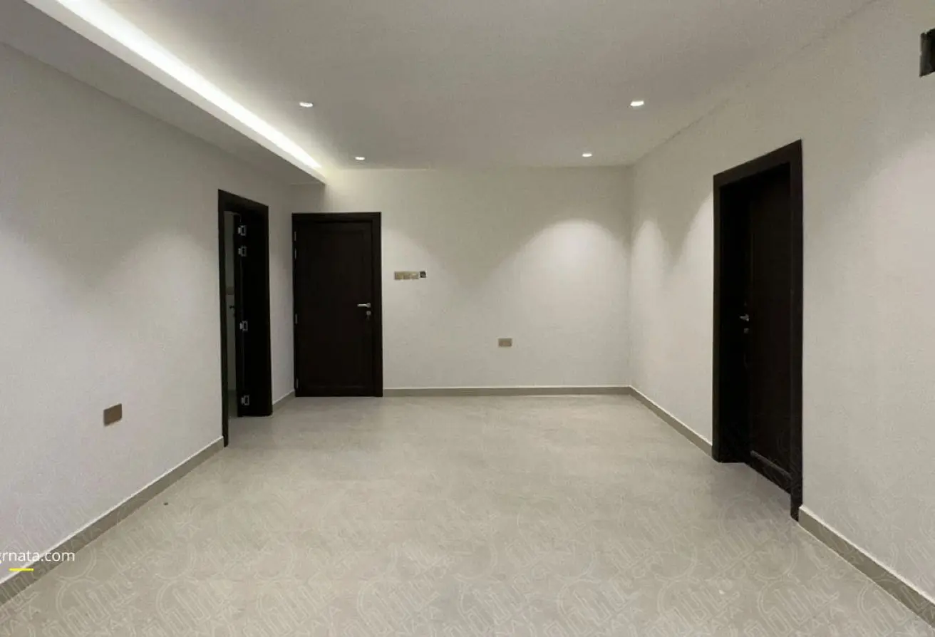 4-Bedroom Villa for Sale in Isa Town