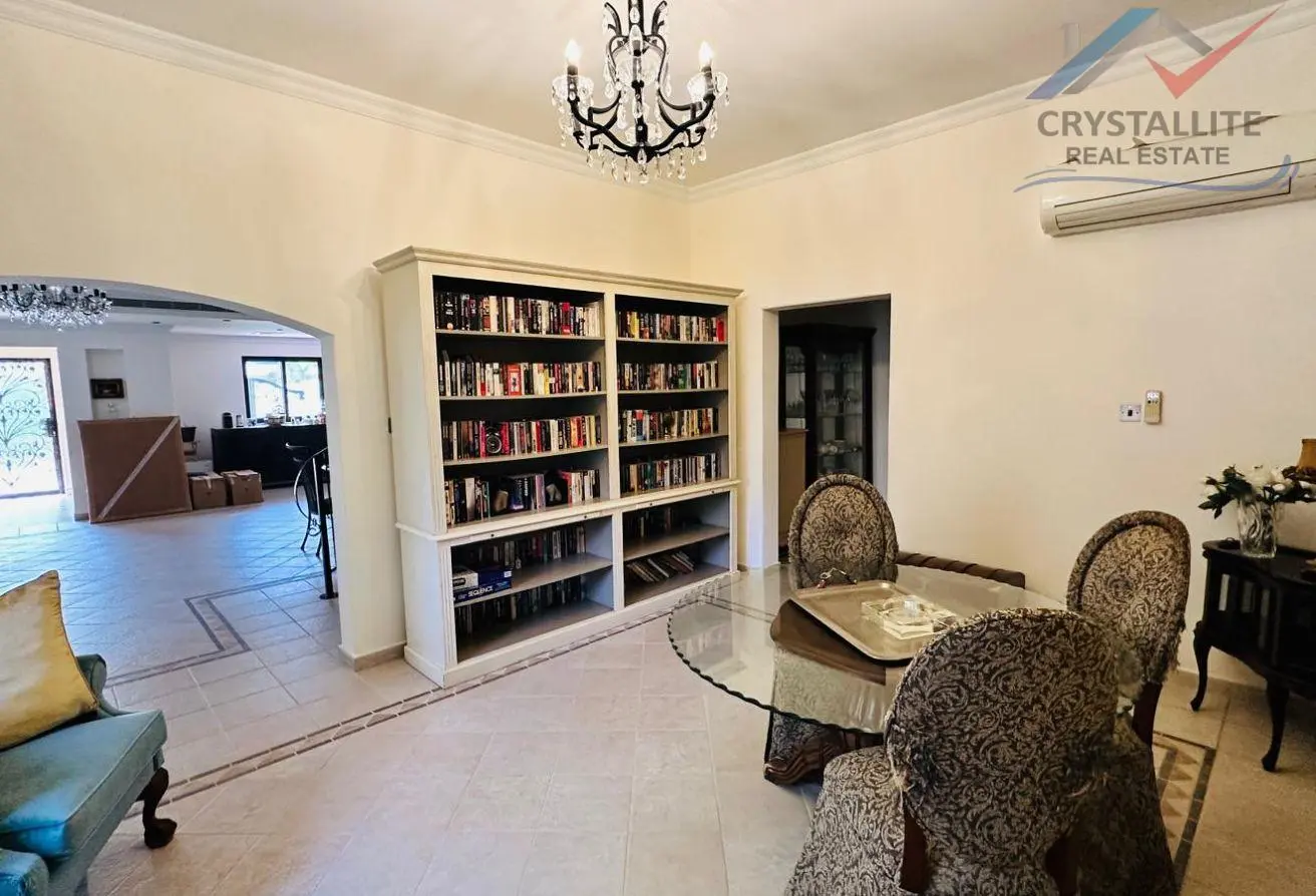 Double Plot Villas with Pool for Sale in Prime Saar Location