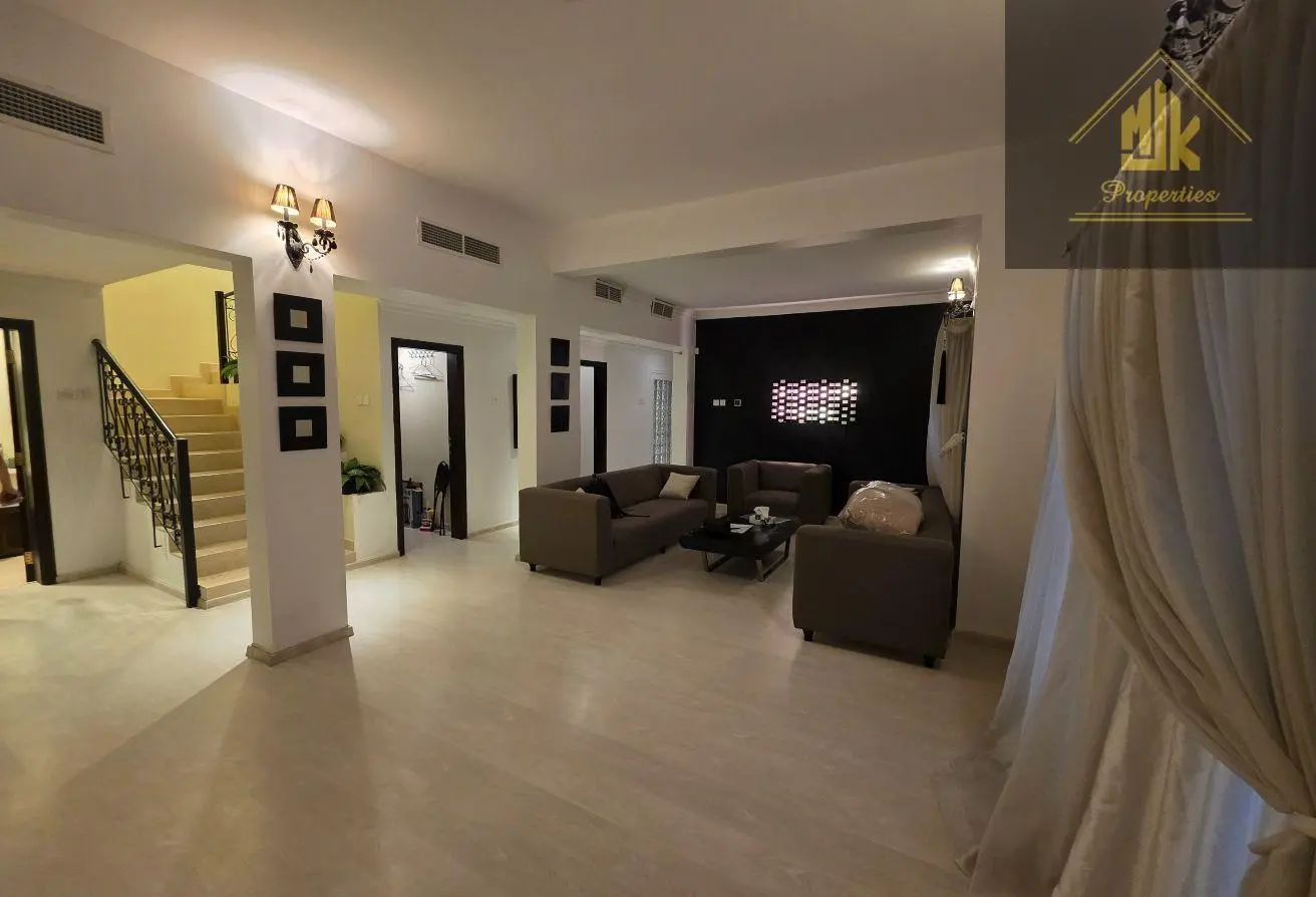 Villas for Sale in Janabiya – Spacious and Luxurious