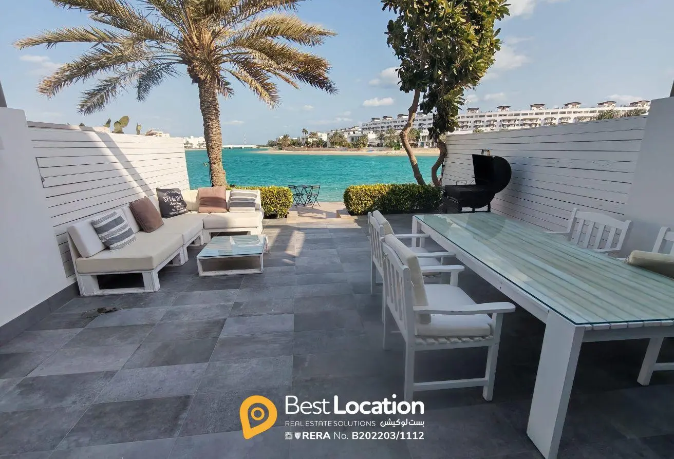 Modern Villas for Sale in Amwaj Marina – Prime Location