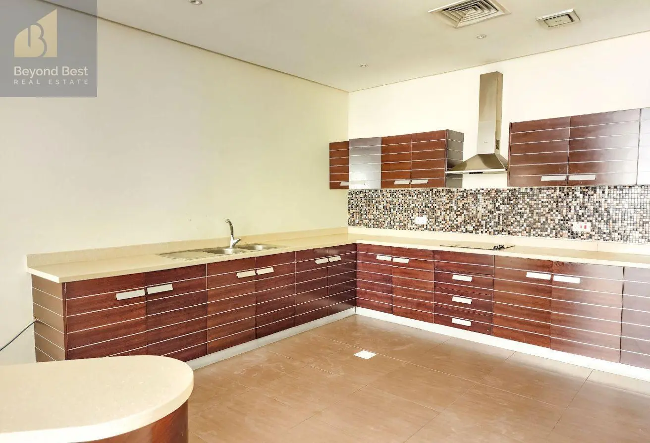 Bright & Modern Furnished Villa with Pool