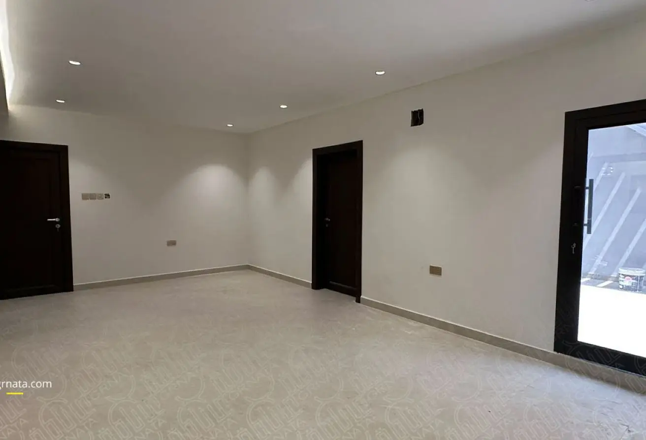 4-Bedroom Villa for Sale in Isa Town