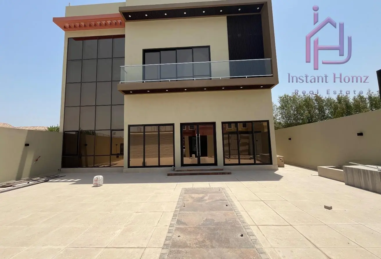 Luxury Villa for Sale in Al Janabiya, Beautiful Design