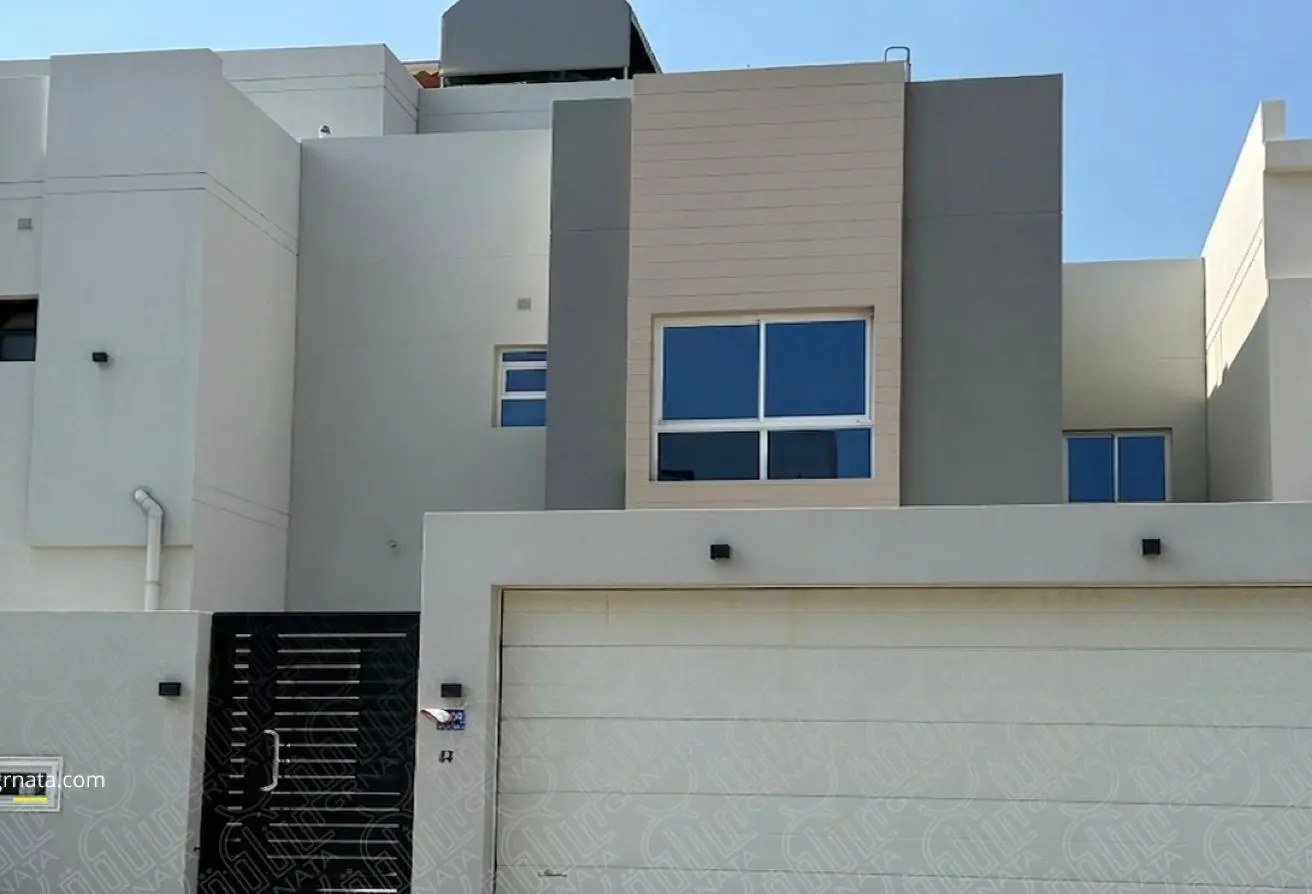 4-Bedroom Elegant Villa for Sale in Malkiyah