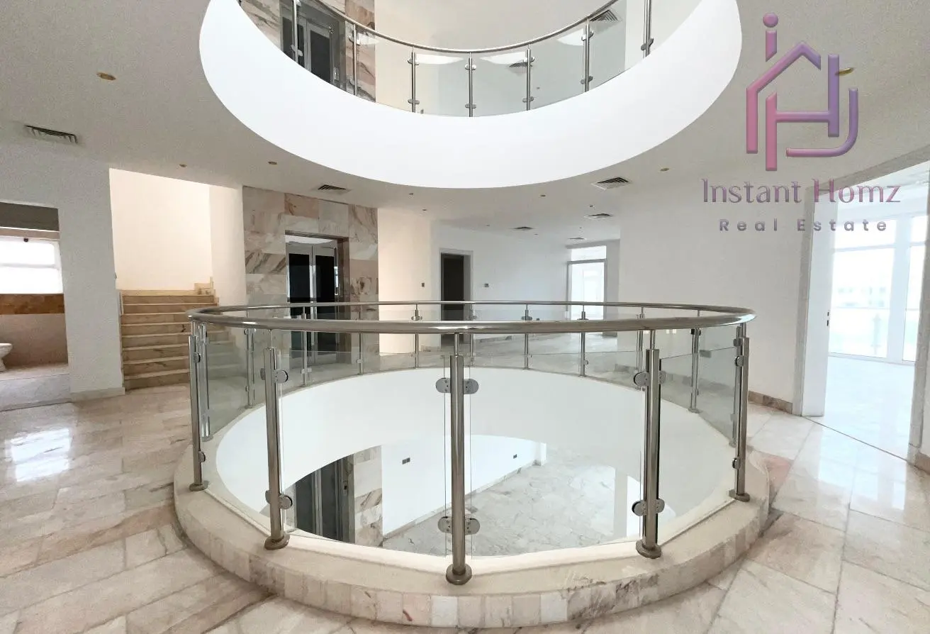 Corner 7BHK Villa for Sale in Amwaj Islands – Luxury Home