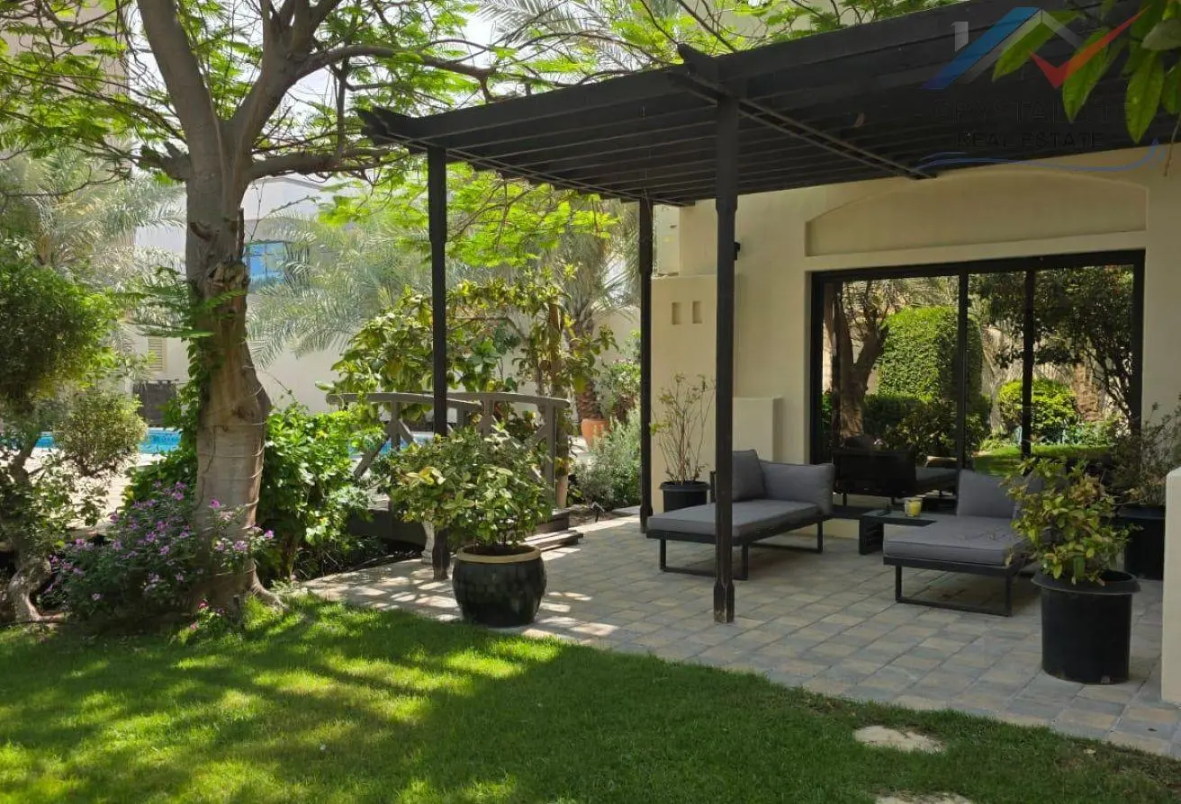 Double Plot Villas with Pool for Sale in Prime Saar Location