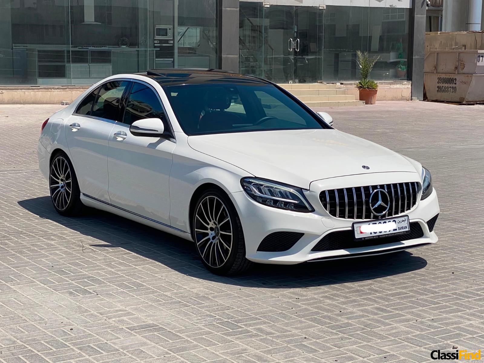 Mercedes Benz C-300 / 2019 (White)