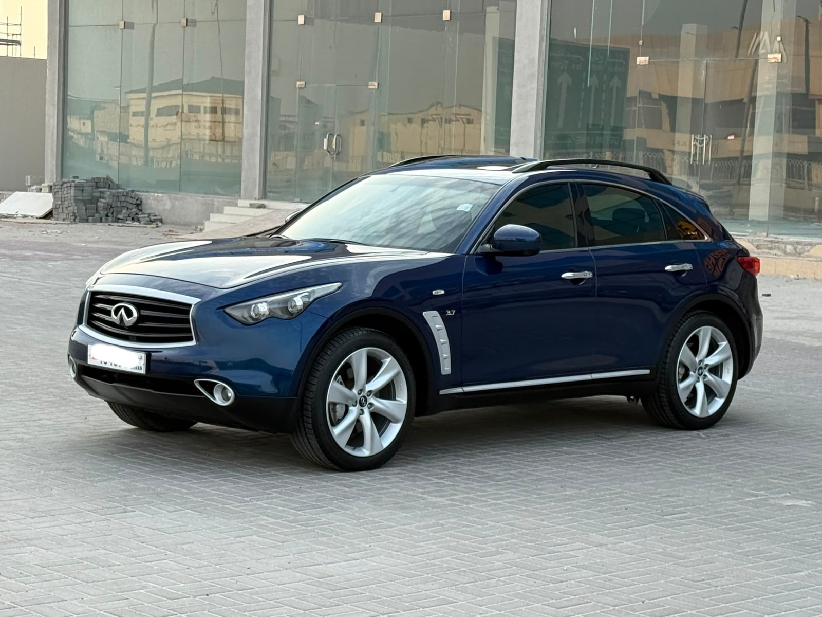 Infiniti QX70 2015 (Blue)