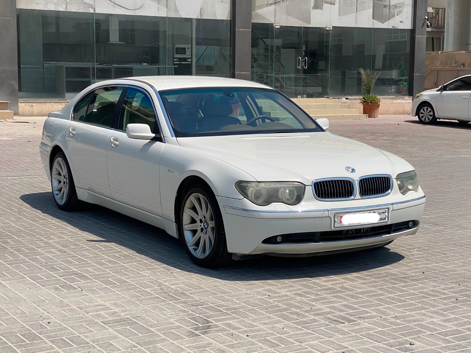 BMW 745Li 2003 (White)