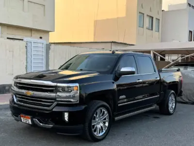 2018-Chevrolet-Silverado-High-Country-06