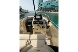 2025 Invictus GT280 | 29ft Luxury Cruiser | Volvo Penta V8 350