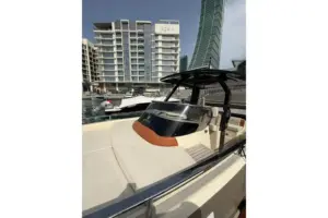 2025 Invictus GT280 | 29ft Luxury Cruiser | Volvo Penta V8 350