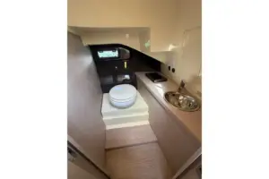 2025 Invictus GT280 | 29ft Luxury Cruiser | Volvo Penta V8 350
