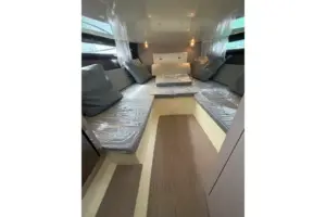 2025 Invictus GT280 | 29ft Luxury Cruiser | Volvo Penta V8 350