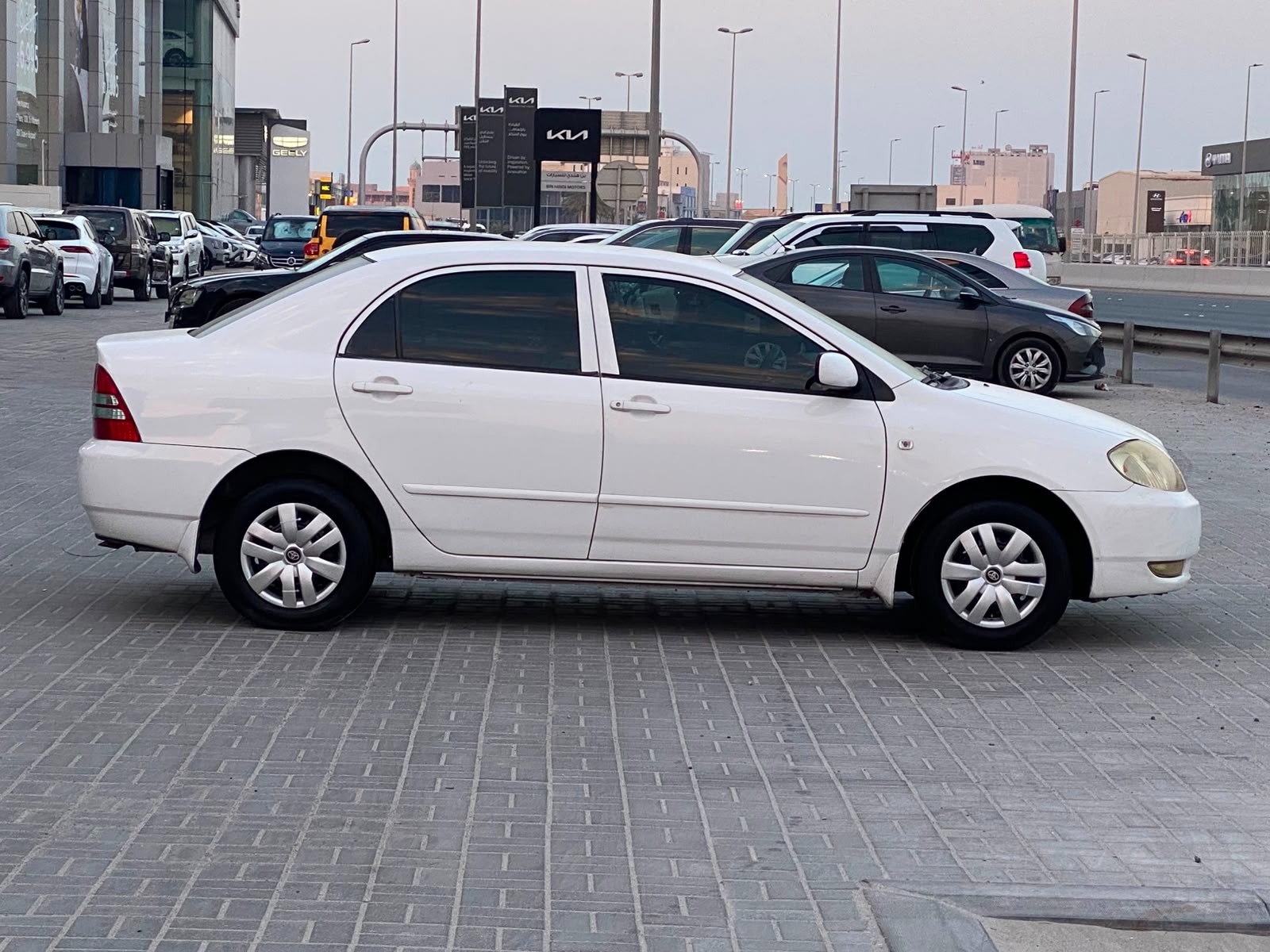 Toyota Corolla 2003 (White)
