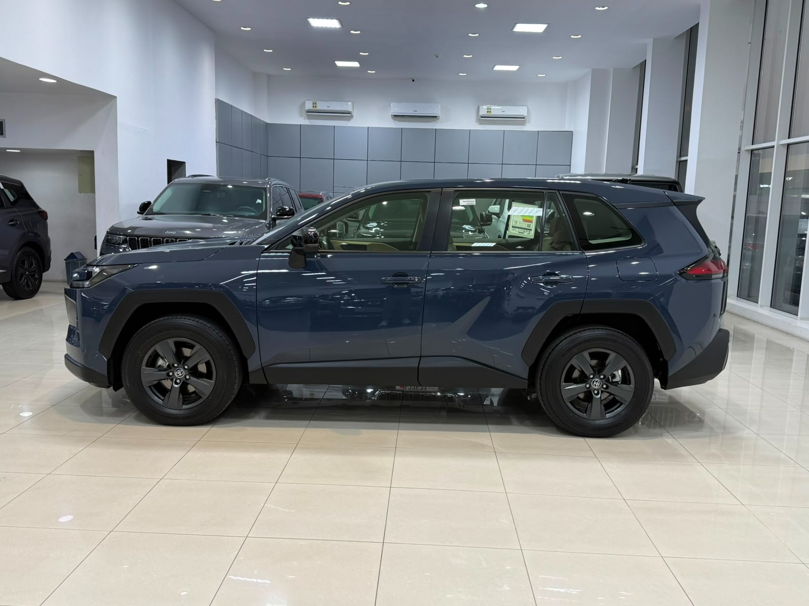 Toyota Rav-4 / 2026 (Grey)