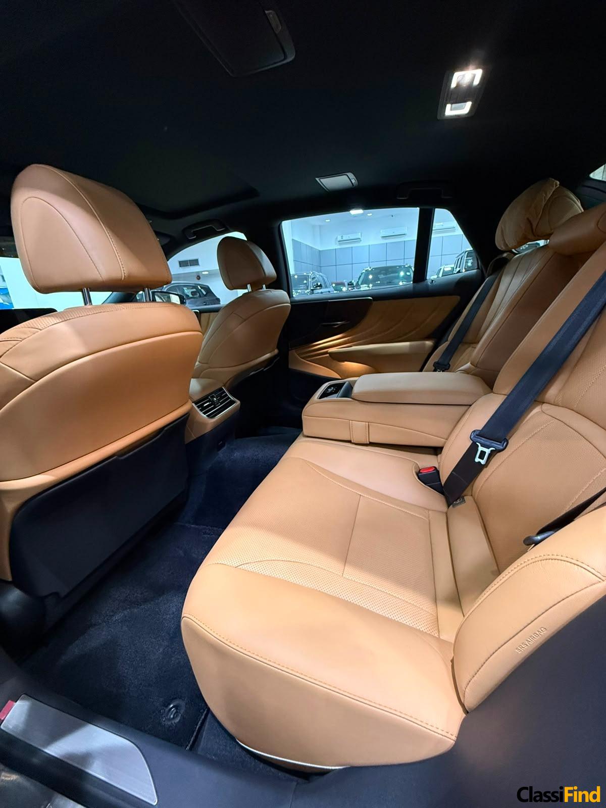 Lexus LS-350 / 2026 (Blue)
