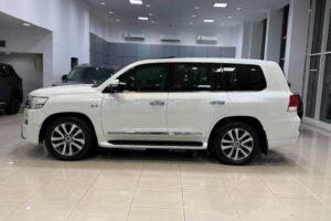 Toyota Land Cruiser VX-S 2016 (White)
