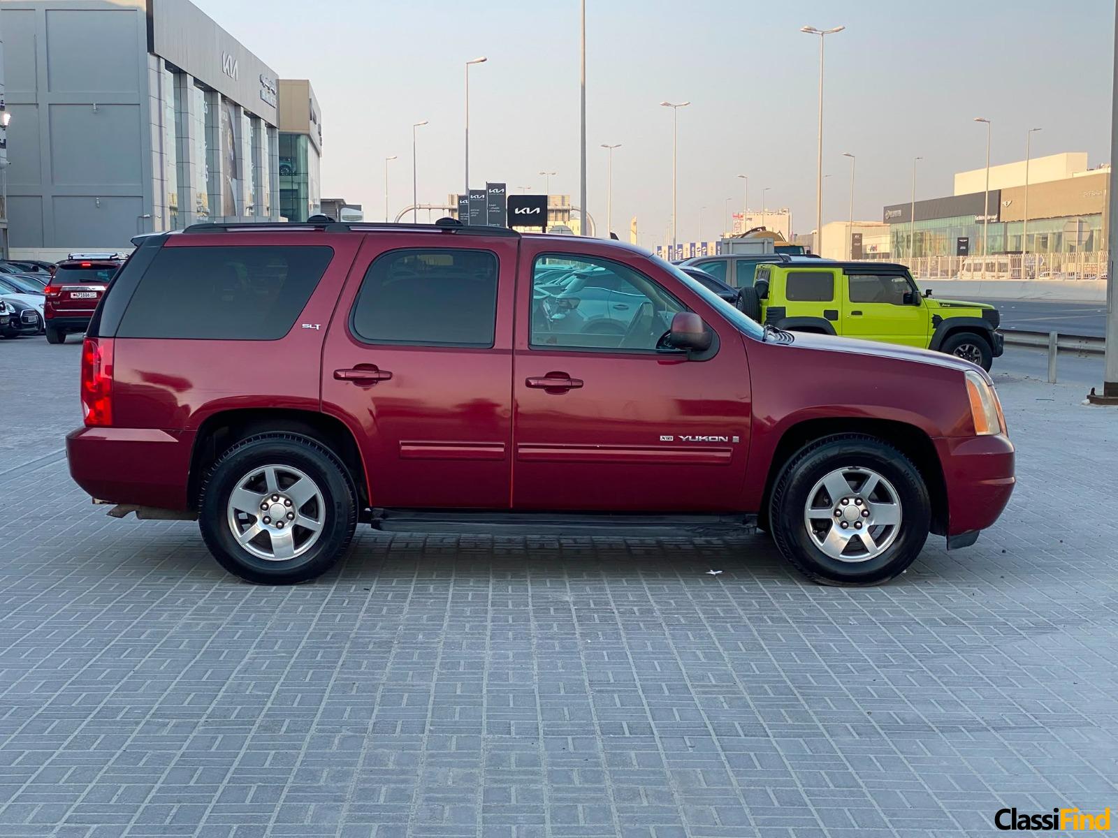 GMC Yukon 2009 (Maroon)