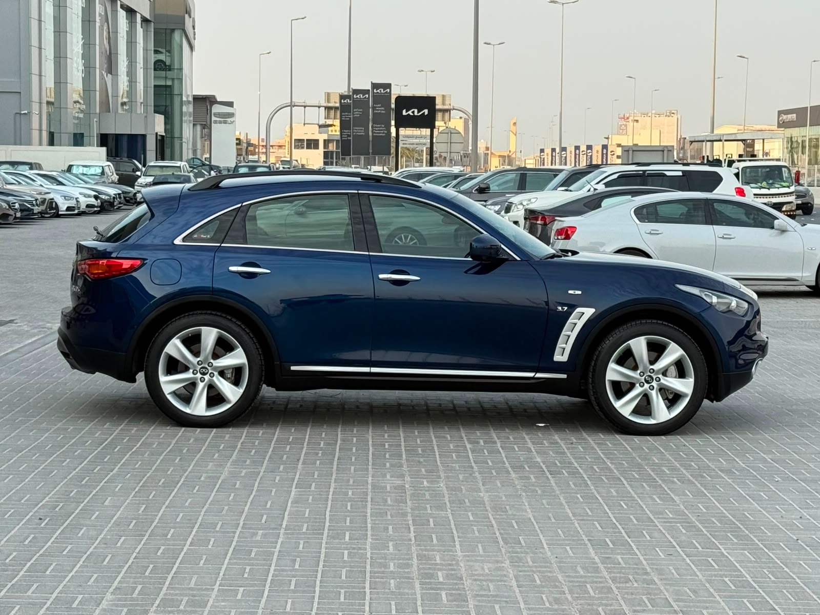 Infiniti QX70 2015 (Blue)