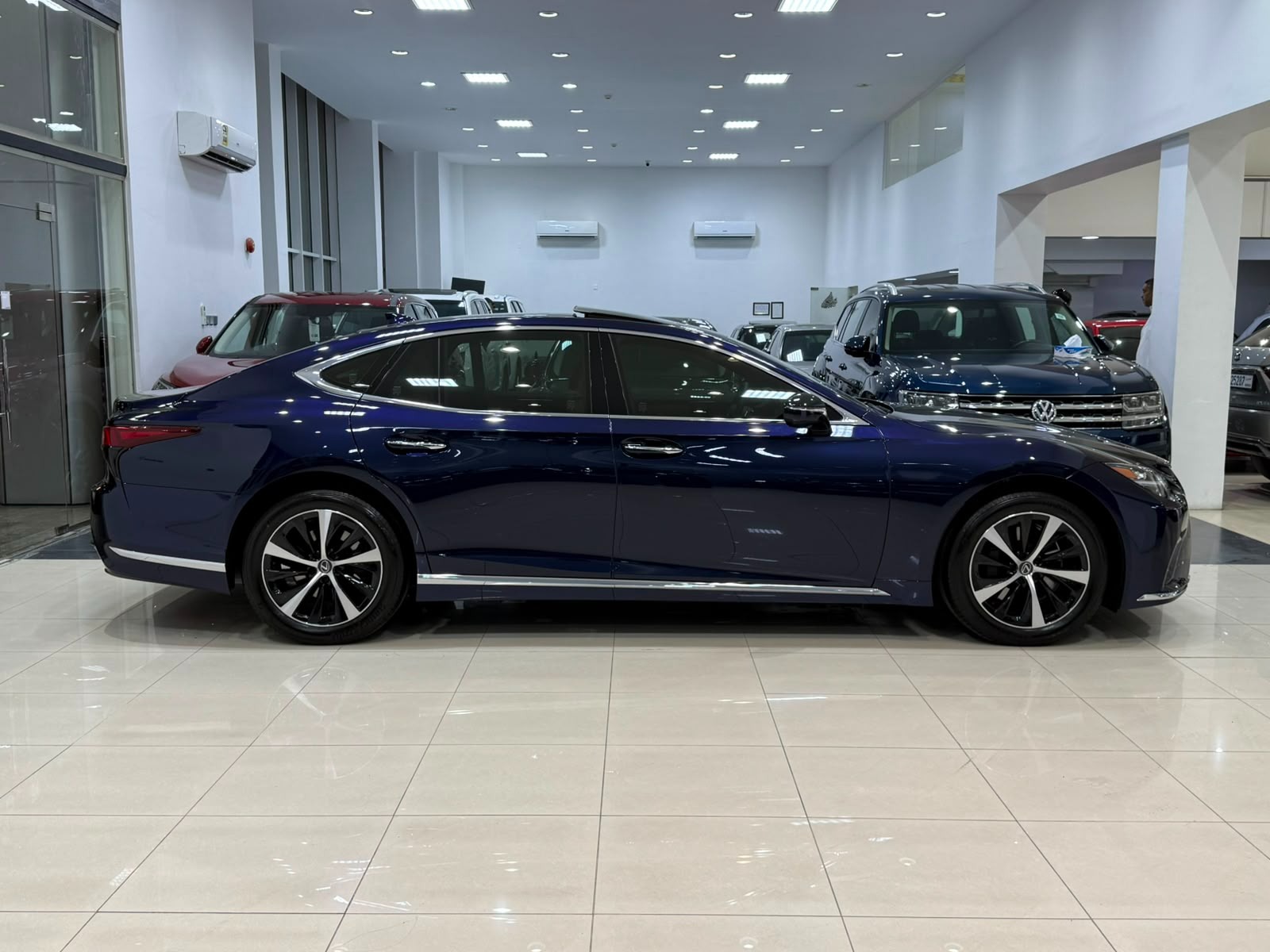 Lexus LS-350 / 2026 (Blue)