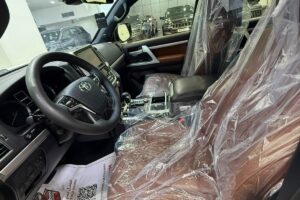 Toyota Land Cruiser VX-S 2016 (White)