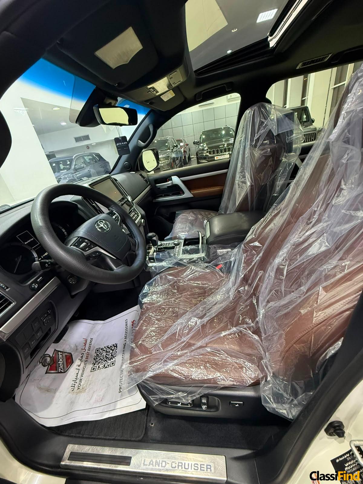 Toyota Land Cruiser VX-S 2016 (White)