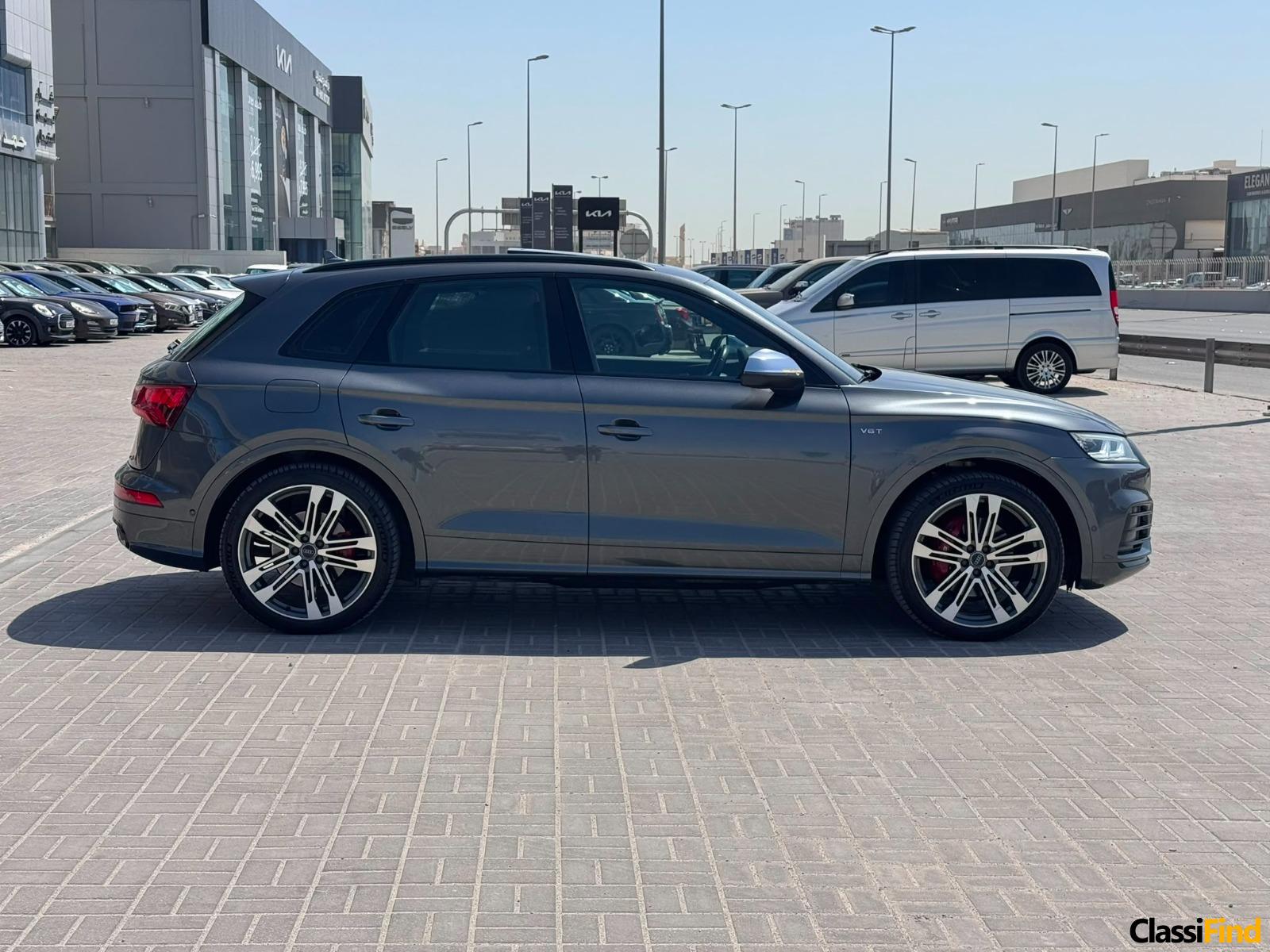 Audi SQ5 / 2017 (Grey)