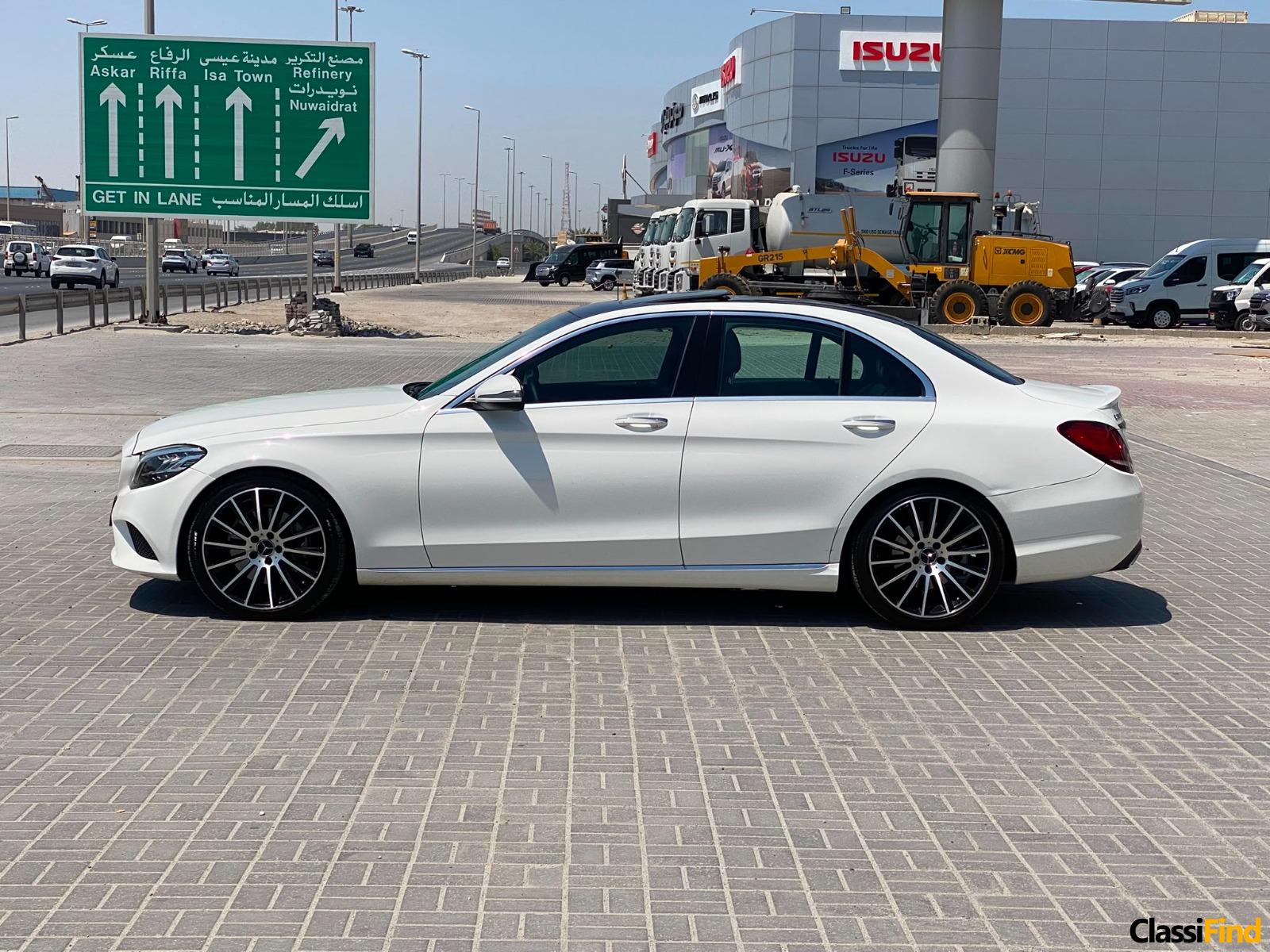 Mercedes Benz C-300 / 2019 (White)
