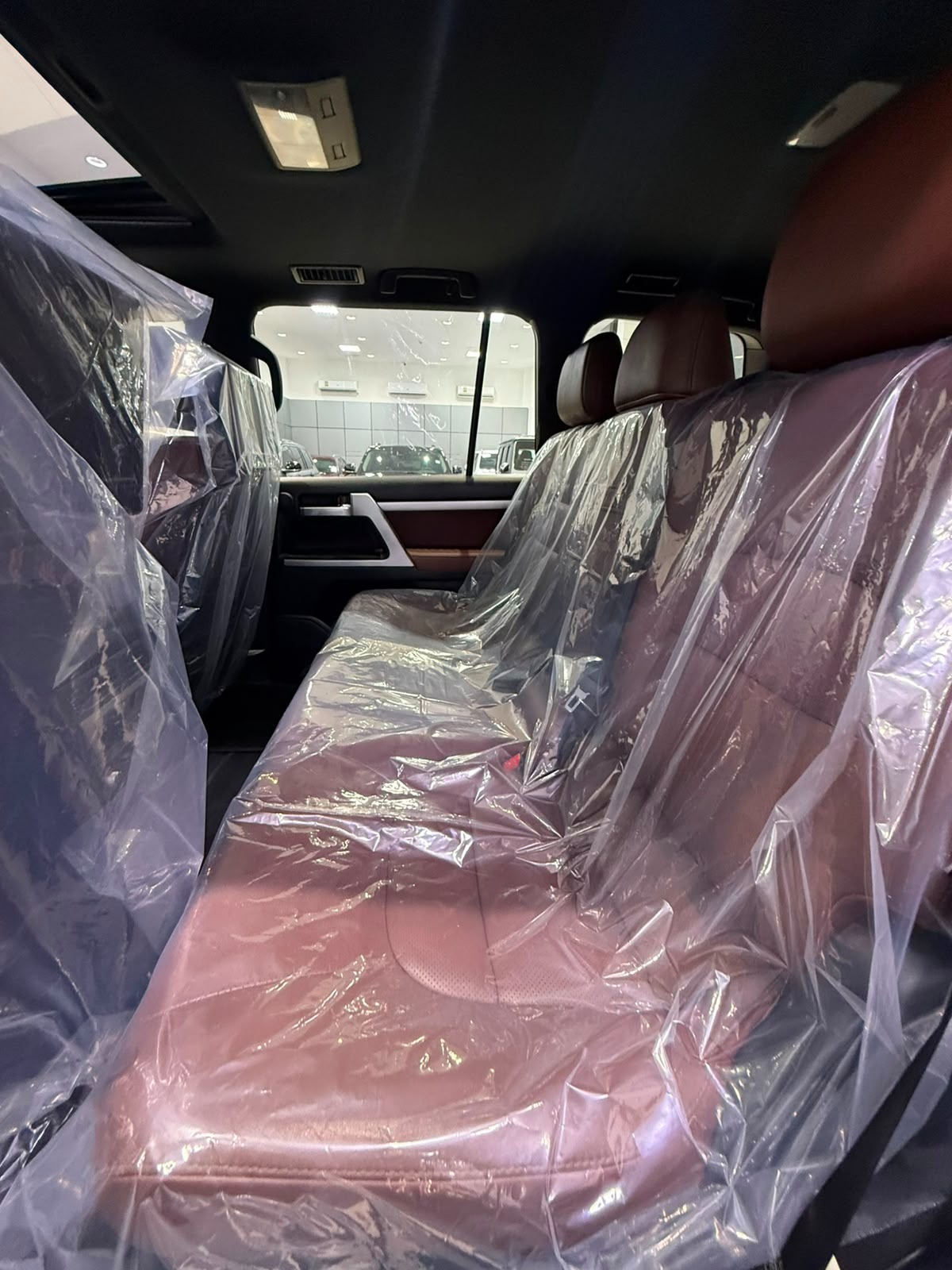 Toyota Land Cruiser VX-S 2016 (White)
