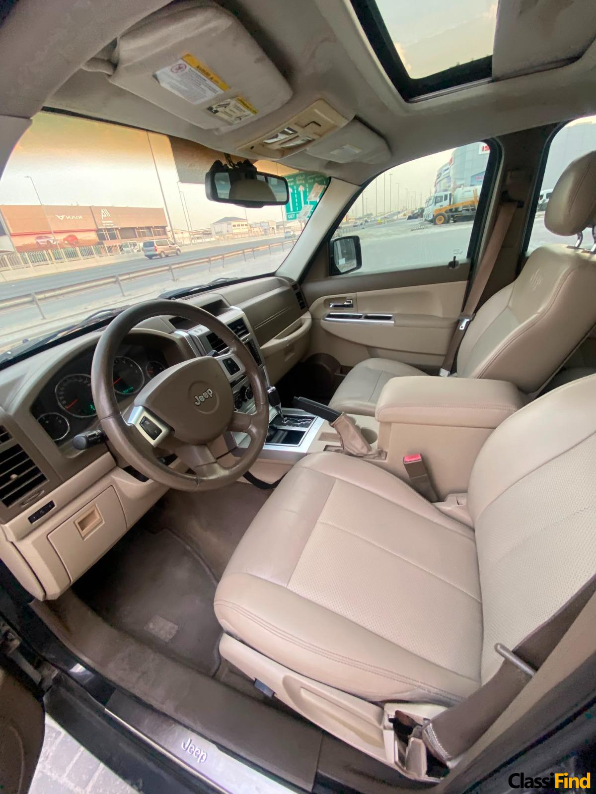 Jeep Grand Cherokee LTD 2010 (Black)